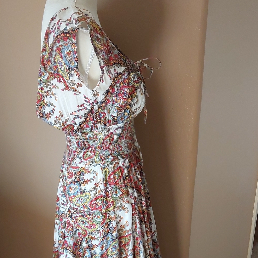 Chelsea & Theodore Multicolor Paisley Midi Dress - Picture 8 of 9